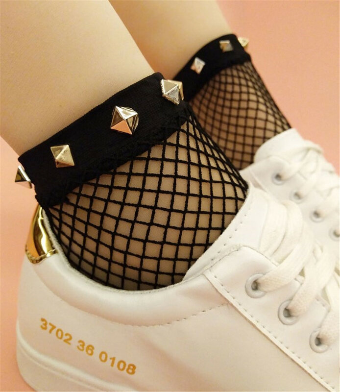 2 Paar/4 stücke Designs. schicke Streetwear Damen Harajuku atmungsaktive Niet Netz strümpfe. sexy aus Netzen Socken Damen Mesh Sox Strumpfwaren